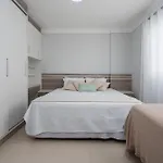 Apartamento com Duas Suítes à 50m da Praia na Barra Sul