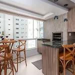 Apartamento com Duas Suítes à 50m da Praia na Barra Sul