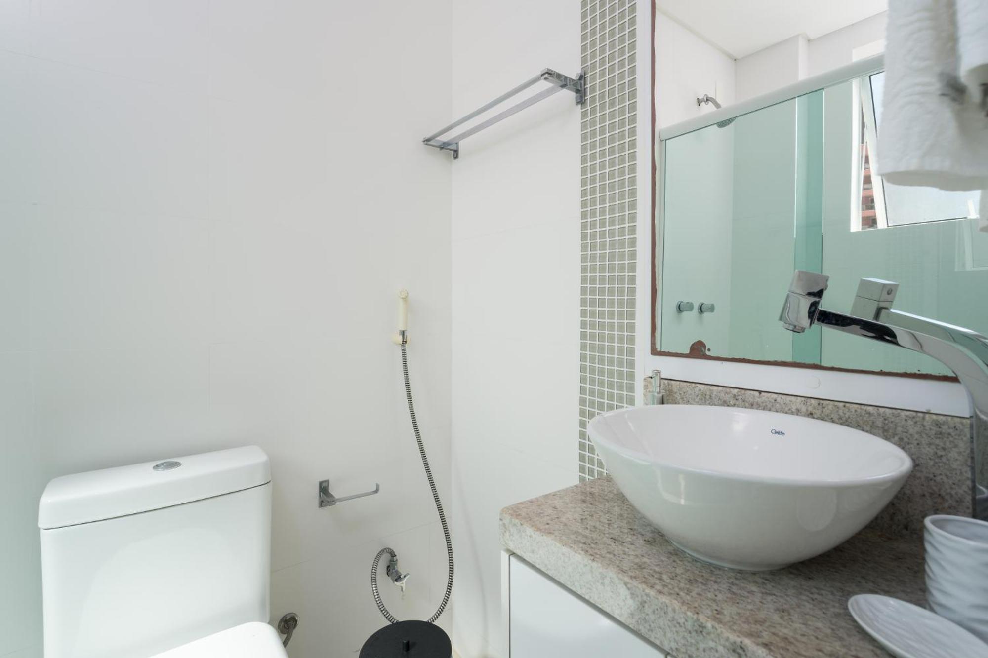 Apartamento Com Duas Suítes à 50m Da Na Barra Sul Balneário Camboriú